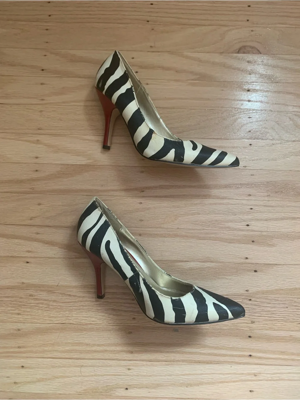 Rampage black and cream colored zebra print heels